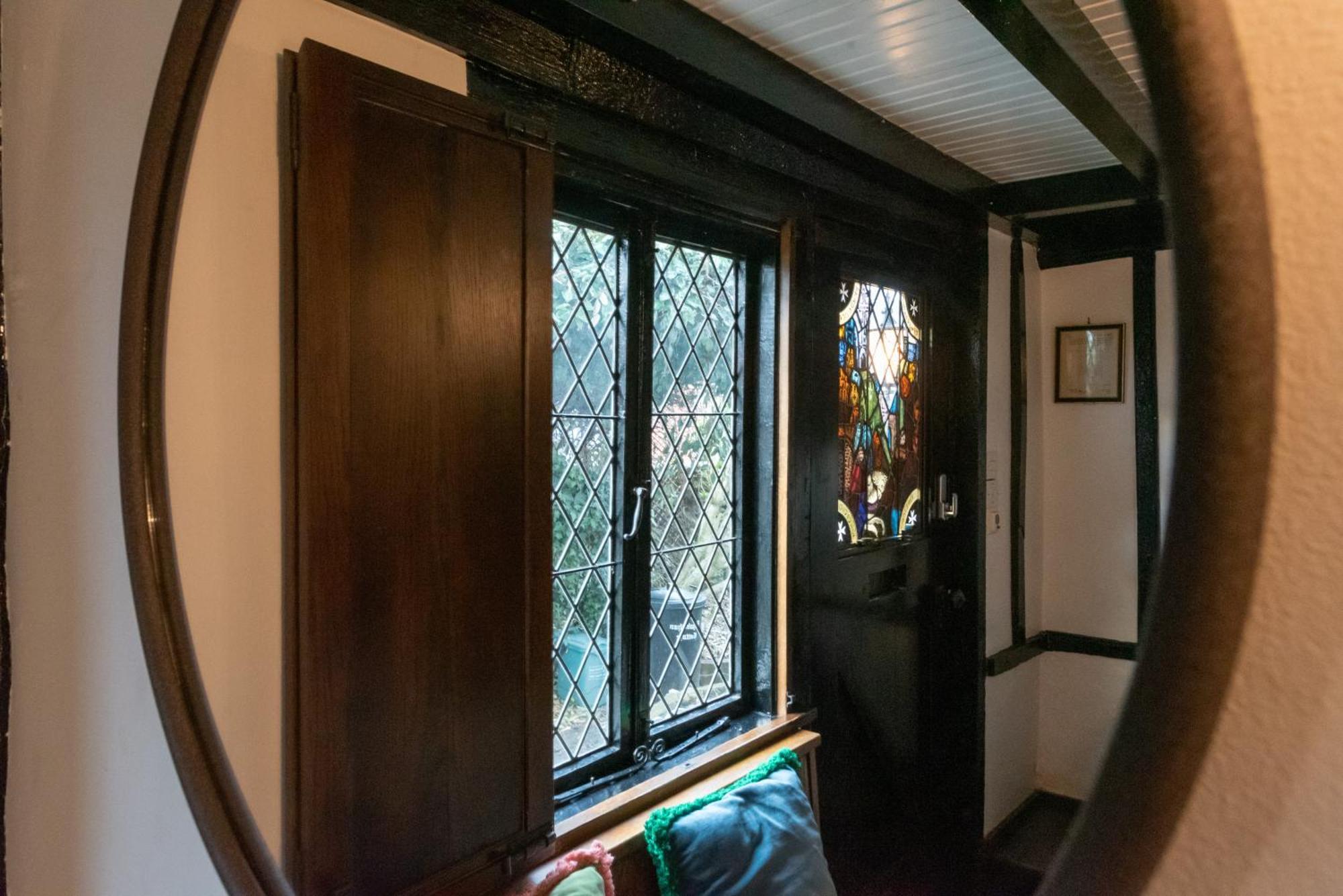 15Th Century Tiny Character Cottage-Henley Centre エクステリア 写真