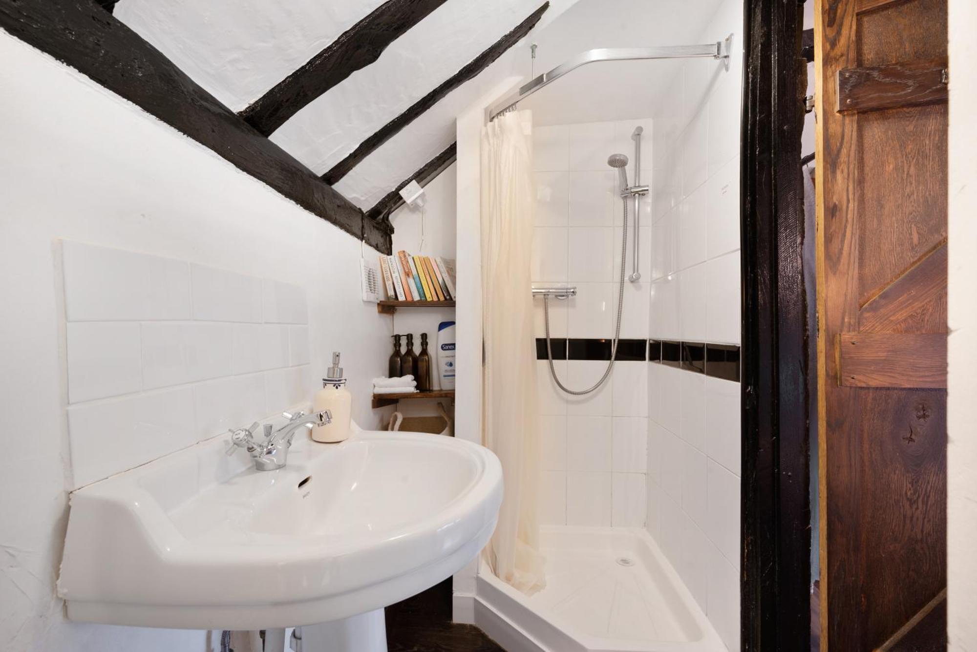 15Th Century Tiny Character Cottage-Henley Centre エクステリア 写真