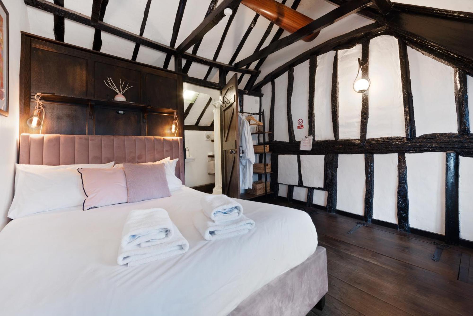 15Th Century Tiny Character Cottage-Henley Centre エクステリア 写真